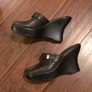 Tommy Hilfiger Brown Leather Mules/Clogs Size 7